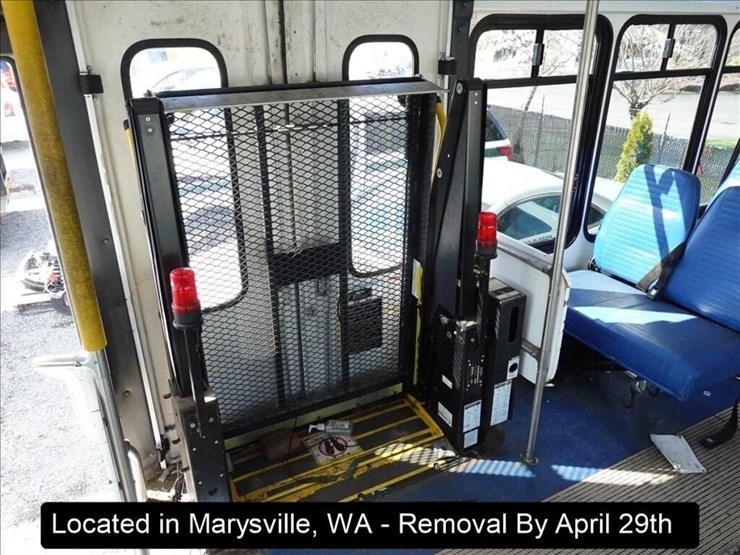 2009-ford-e450-image-21