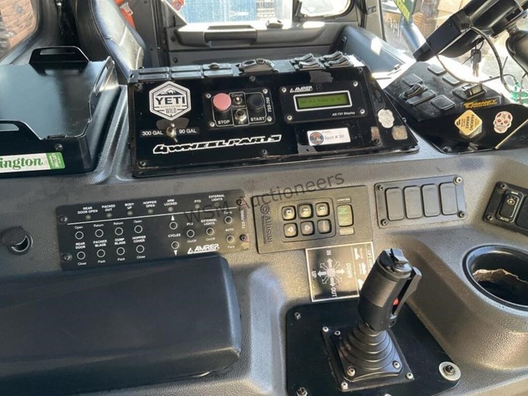 2018-peterbilt-520-image-25