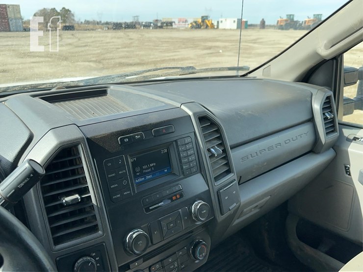 2017-ford-f350-xl-image-10