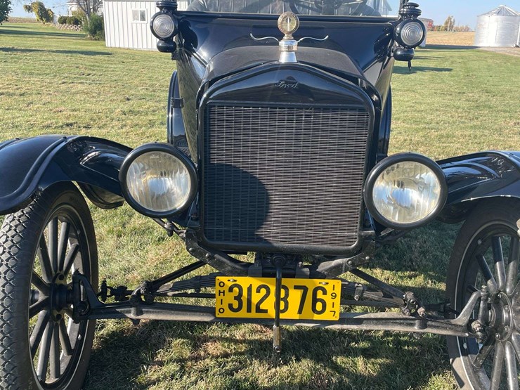 1917-model-t-touring-image-10