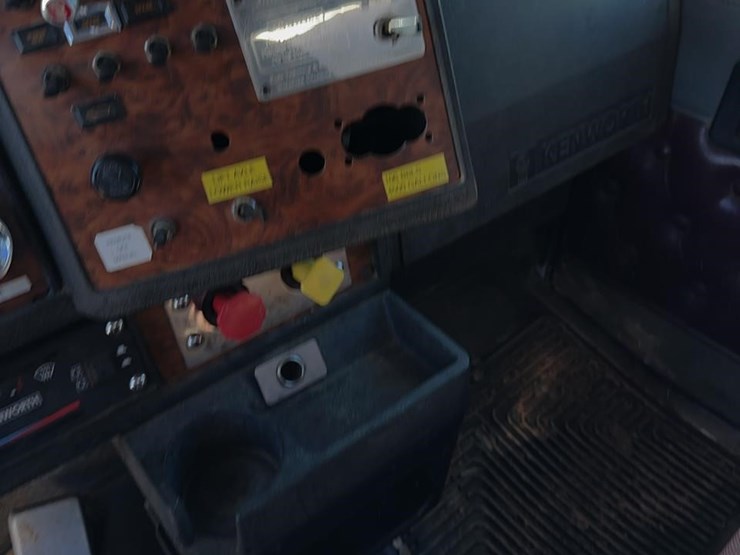 1999-kenworth-t800-image-59
