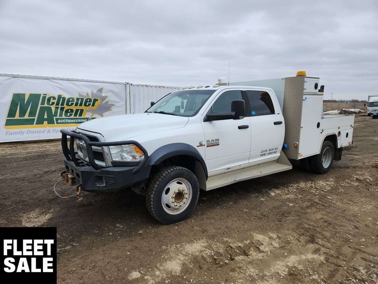 2015-ram-5500-slt-image-1