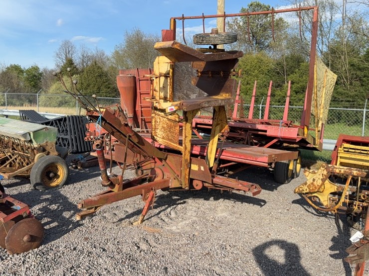 new-holland-1033-image-1