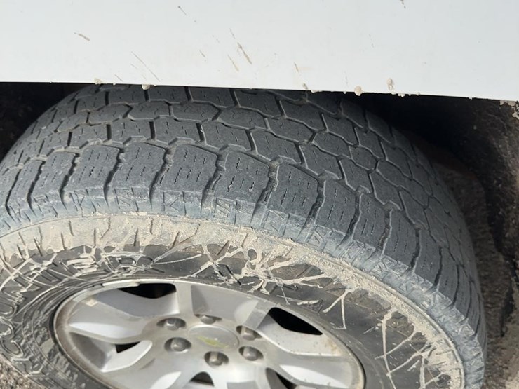 2015-chevrolet-silverado-1500-image-14