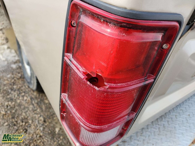 1992-dodge-150-image-33