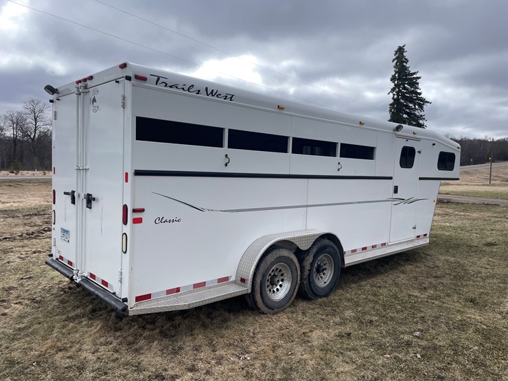#292-•-2005-trails-west-classic-horse-trailer-(has-mn-title-in-delay)(scandia,-mn)-image-5
