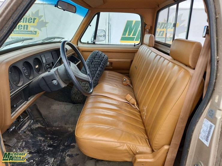 1992-dodge-150-image-14