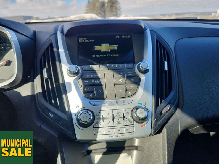 2015-chevrolet-equinox-lt-image-21