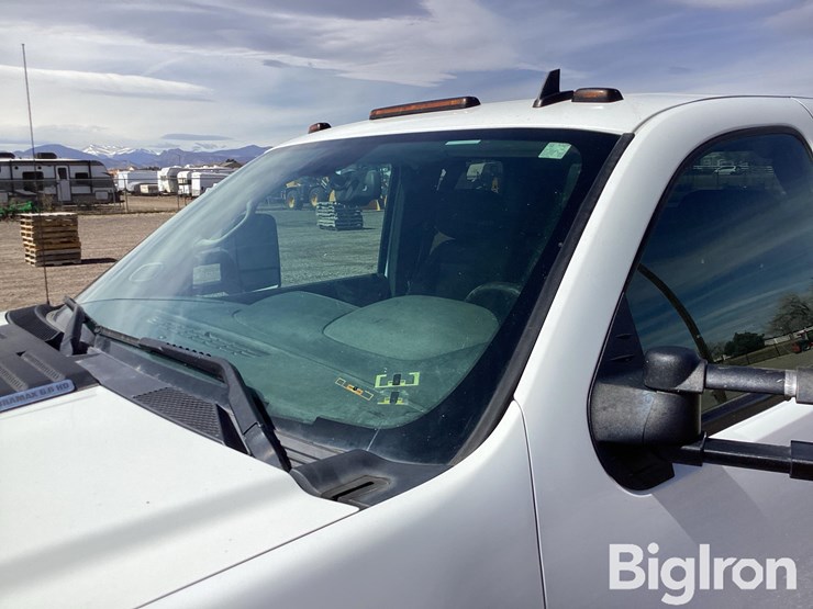 2013-gmc-sierra-3500-image-16