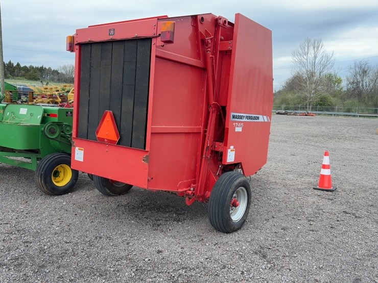 massey-ferguson-1745-image-5