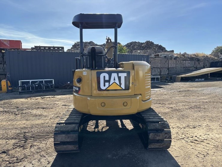 2015-caterpillar-305.5e2-cr-image-8
