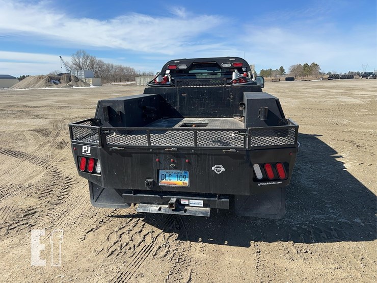 2021-ford-f350-xl-image-5