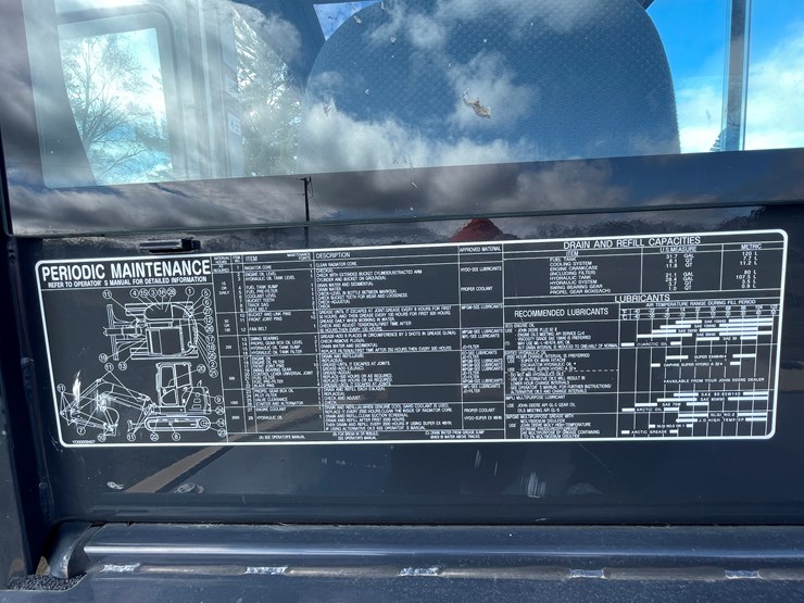 2020-deere-60g-image-44