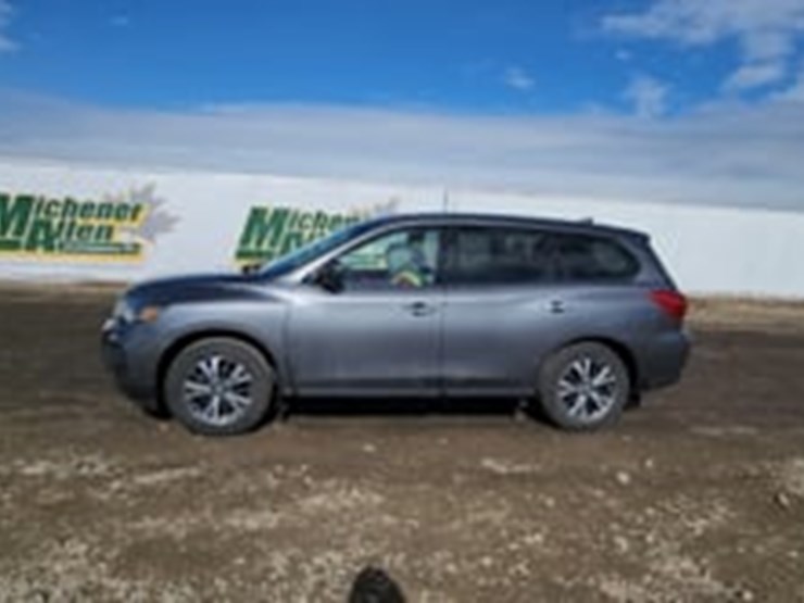 2020-nissan-pathfinder-image-5