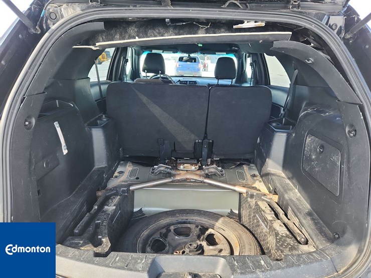 2018-ford-explorer-image-16