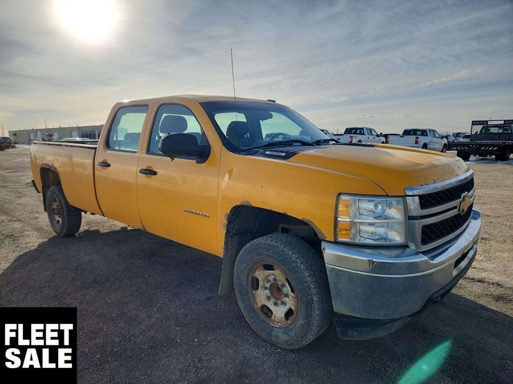 2012-chevrolet-silverado-2500hd-image-2