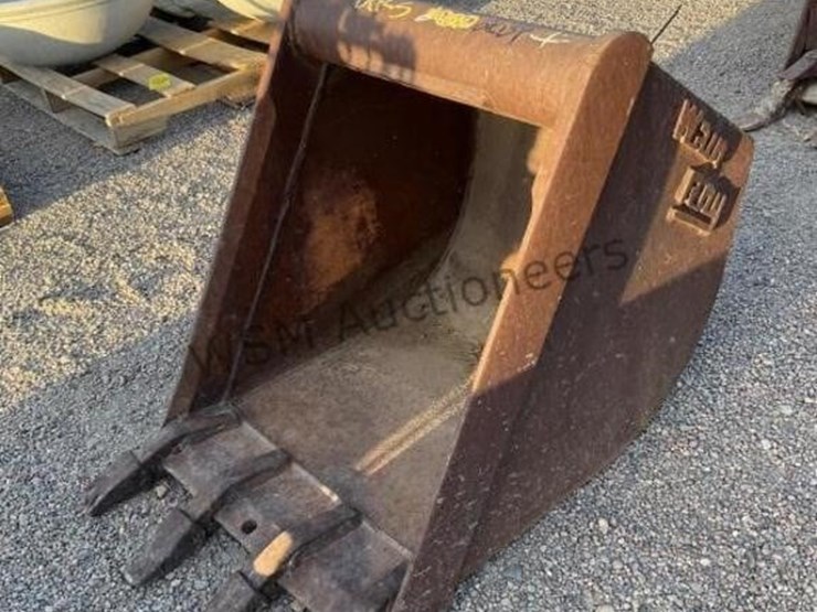 24in-wain-roy-excavator-bucket-image-1