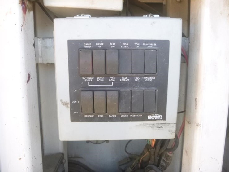 2015-ford-f550-image-11