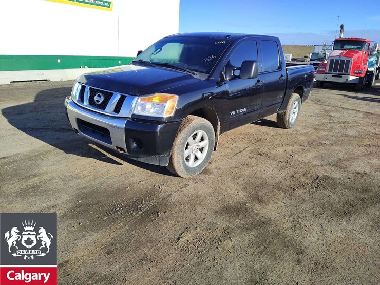 2015-nissan-titan-image-1