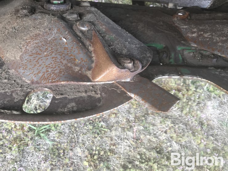 2019-john-deere-w235-image-14