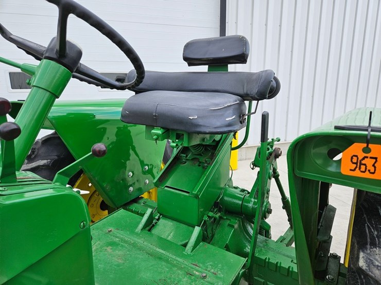 1961-john-deere-2010-image-32