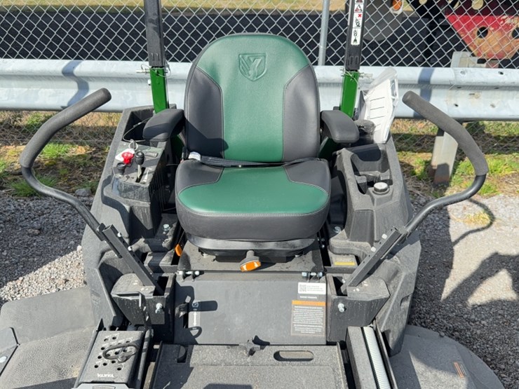 #4073-•-yakta-yxr-320-zero-turn-mower-image-6