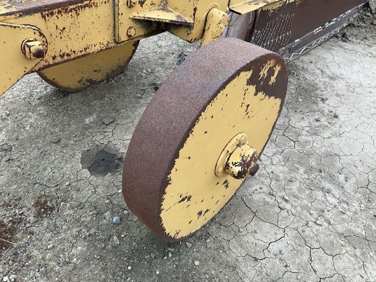 custom-1-way-pull-v-ditcher-image-11