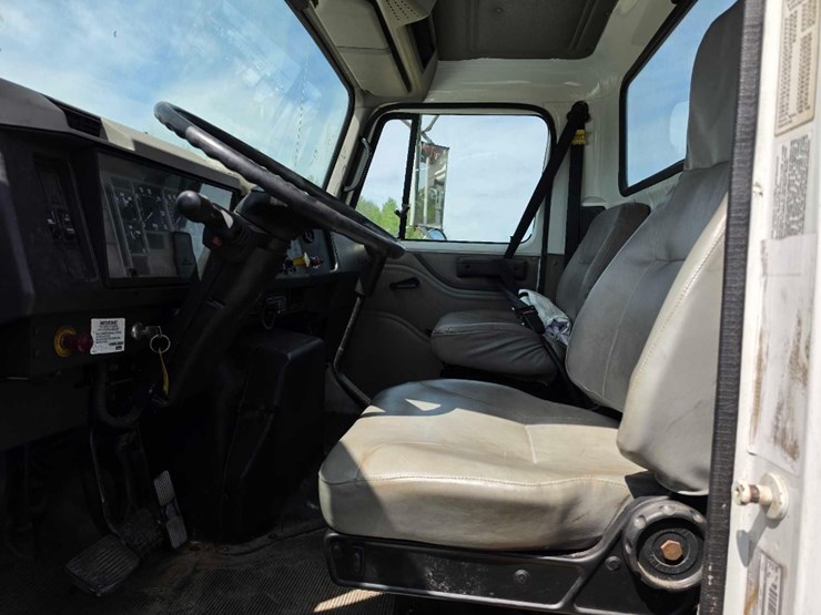 2001-international-4900-image-14