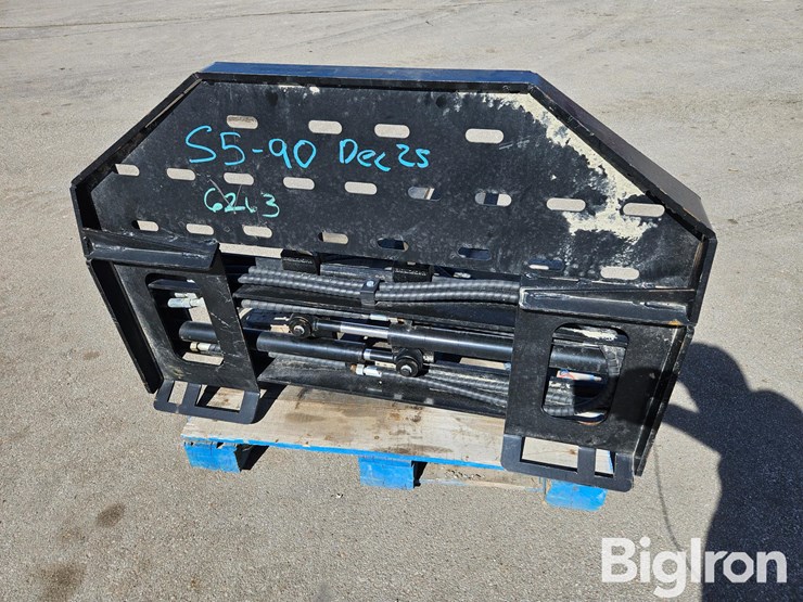 2025-massey-ferguson-730-image-6