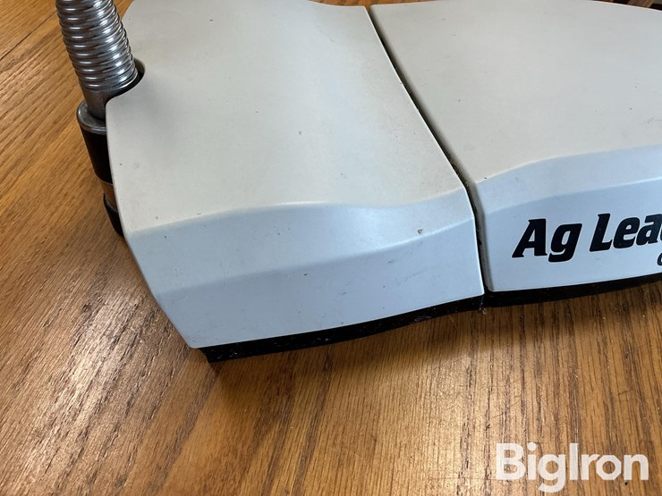 ag-leader-gps-7500-globe-image-14