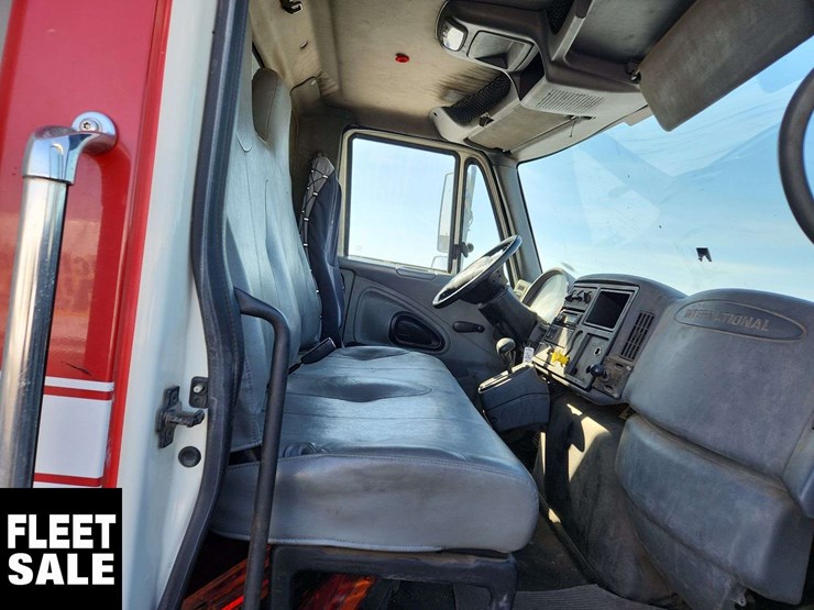 2006-international-durastar-4300-image-17