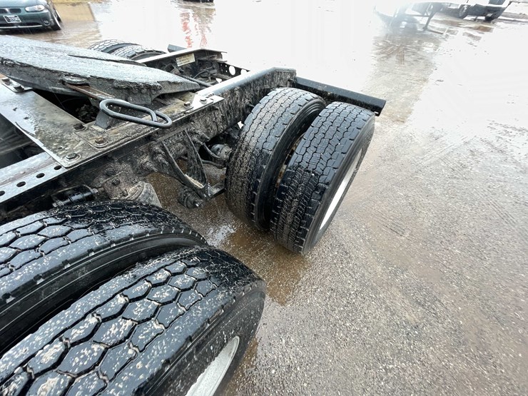 #230-•-2016-international-semi-tractor-(has-wi-title)-(denmark,-wi)-image-22