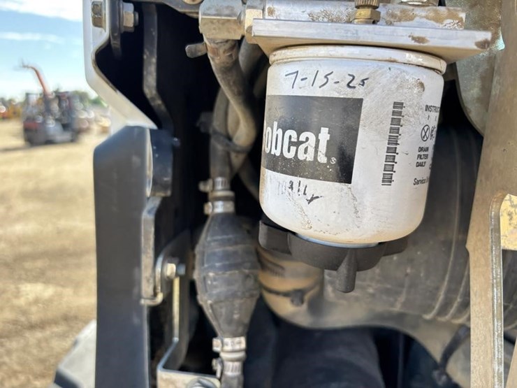 2020-bobcat-e26-image-45