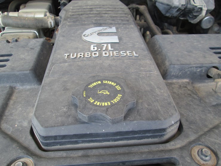 2011-dodge-3500-image-21