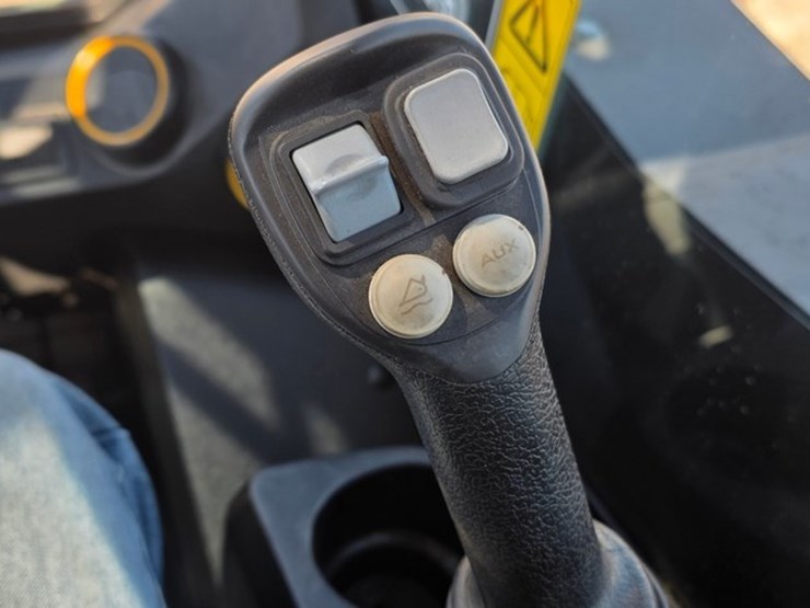 2024-jcb-215-image-56