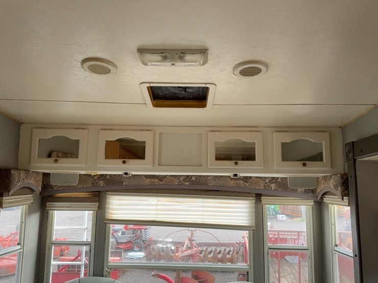 #3002-•-2006-rockwood-28'-5th-wheel-camper-image-15