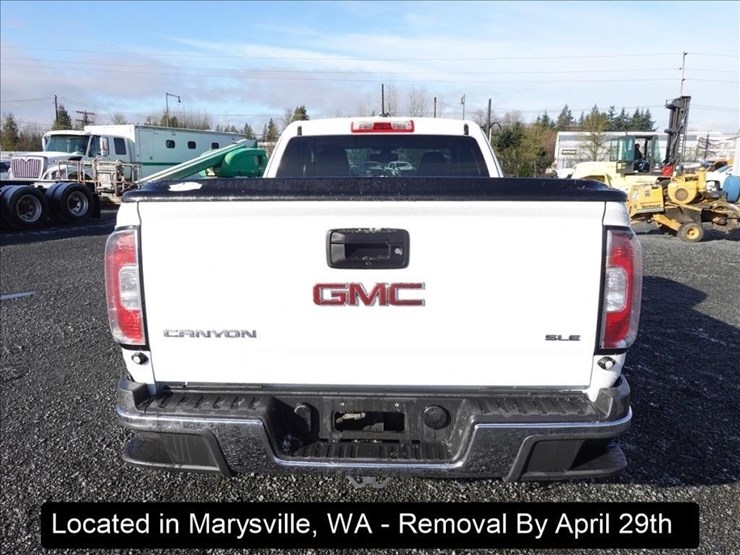 2016-gmc-canyon-image-18