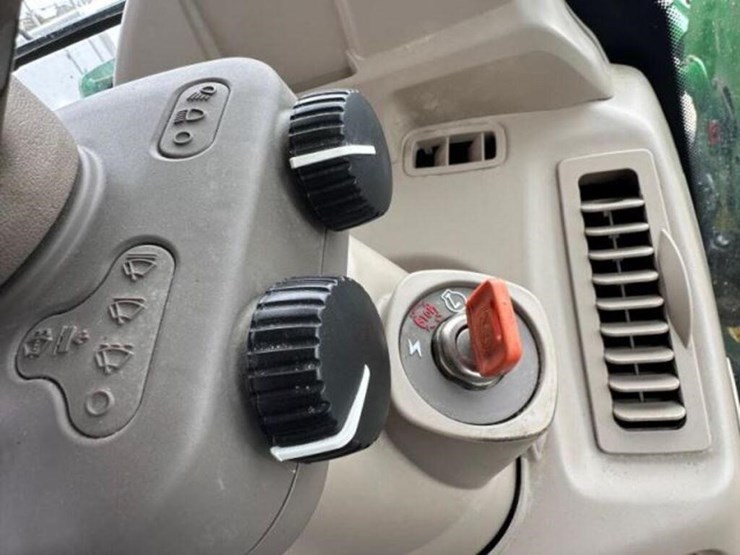 2020-john-deere-6130m-image-77