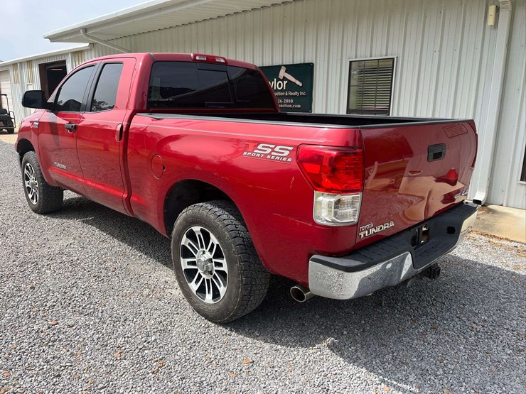 2012-toyota-tundra-image-15