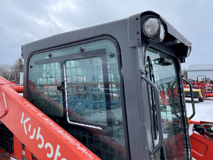 2022-kubota-ssv75-image-29