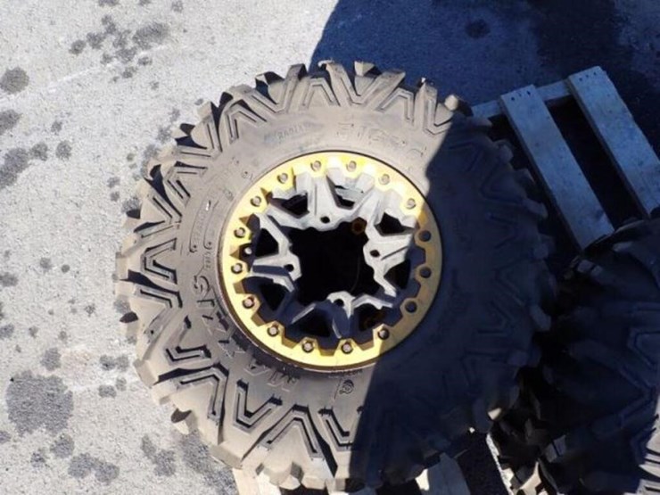 qty-of-(4)-maxxis-big-horn-2.0-side-by-side-image-7