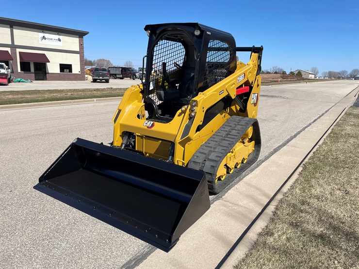 2019-caterpillar-259d3-image-2