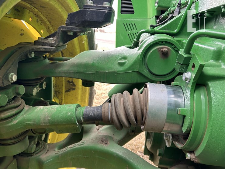2014-john-deere-8320r-image-51