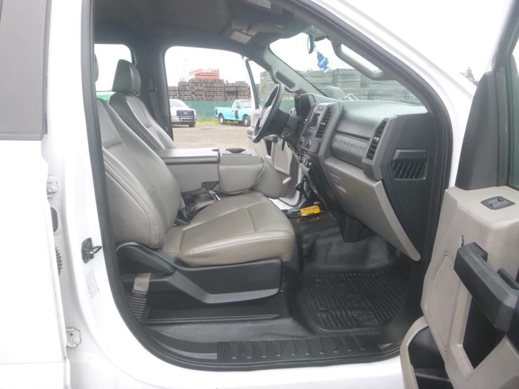 2018-ford-f550-image-15