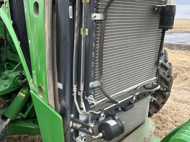 2014-john-deere-8320r-image-21