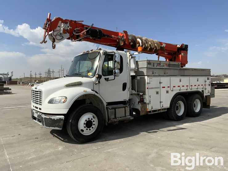 2014-freightliner-m2-106-image-9