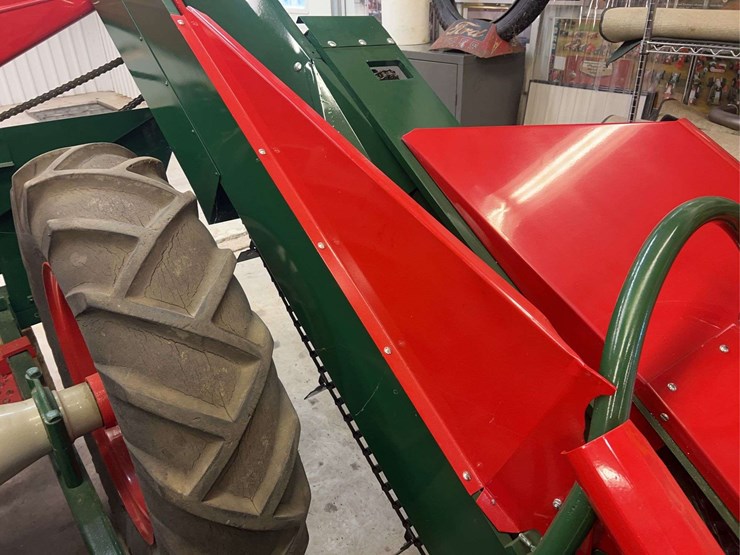 1927-fordson-with-continental-corn-picker-image-85