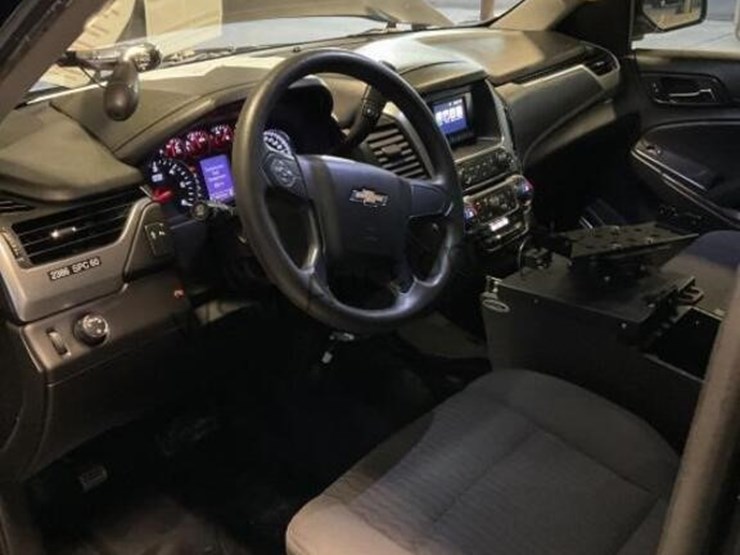 2017-chevrolet-tahoe-image-22