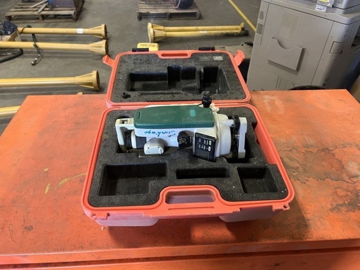 sokia-dt940l-digital-theodolite-image-1