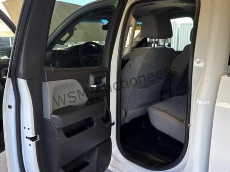 2016-chevrolet-silverado-2500hd-image-27